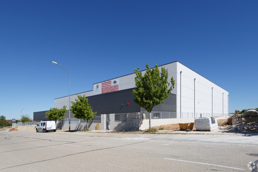 Calle del Hierro, 8, Chiloeches, Guadalajara en alquiler - Foto del edificio - Imagen 3 de 3