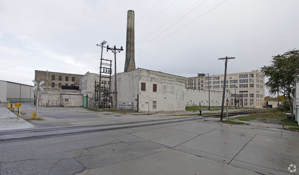 1911-1977 S Allis St, Milwaukee, WI en alquiler - Foto del edificio - Imagen 2 de 5