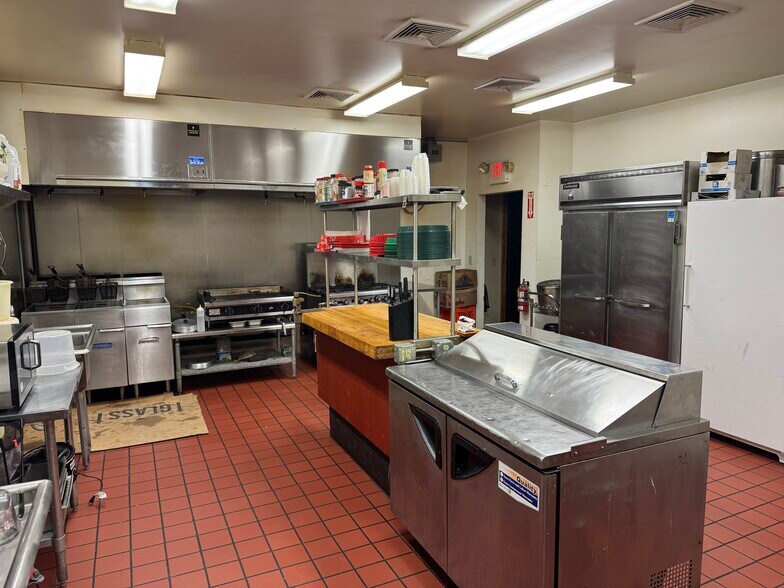 526 Monongahela Ave, Glassport, PA en venta - Foto del interior - Imagen 2 de 8