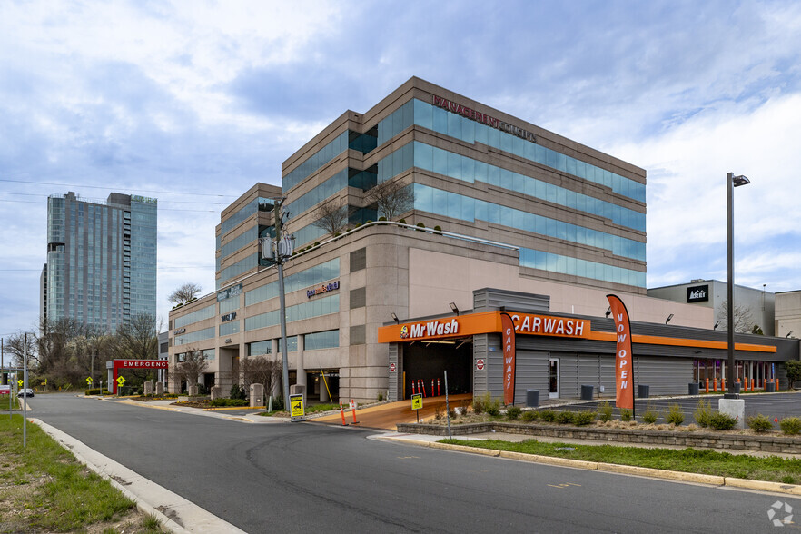 8230 Leesburg Pike, Vienna, VA en alquiler - Foto del edificio - Imagen 1 de 3