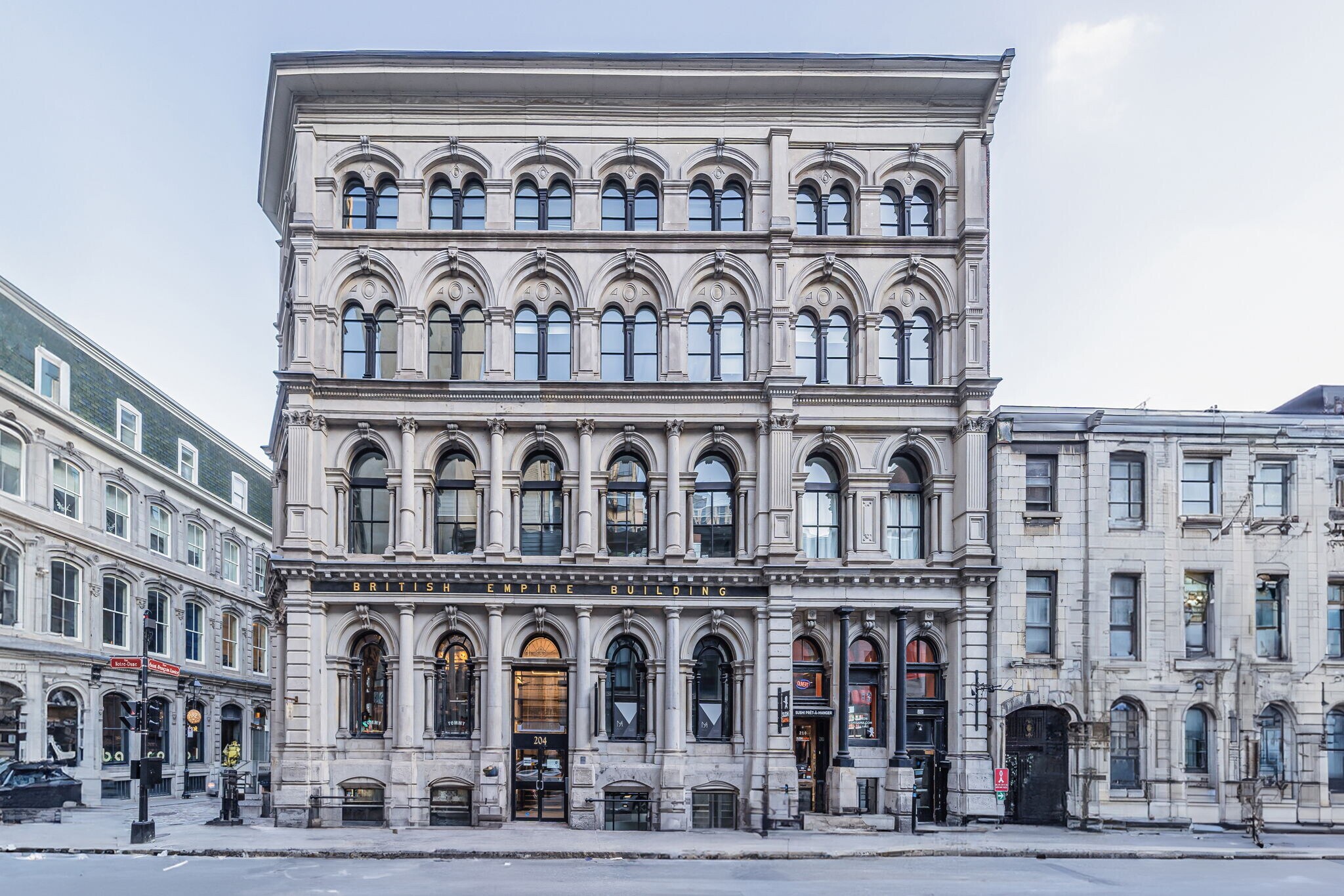 200-212 Rue Notre-Dame O, Montréal, QC en alquiler Foto del edificio- Imagen 1 de 27