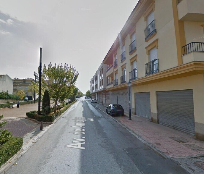 Calle Médico Don Rafael Moreno Peregrín, 1, Atarfe, Granada en venta - Foto del edificio - Imagen 3 de 4