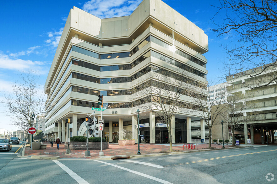 4520 East West Hwy, Bethesda, MD en alquiler - Foto del edificio - Imagen 3 de 21