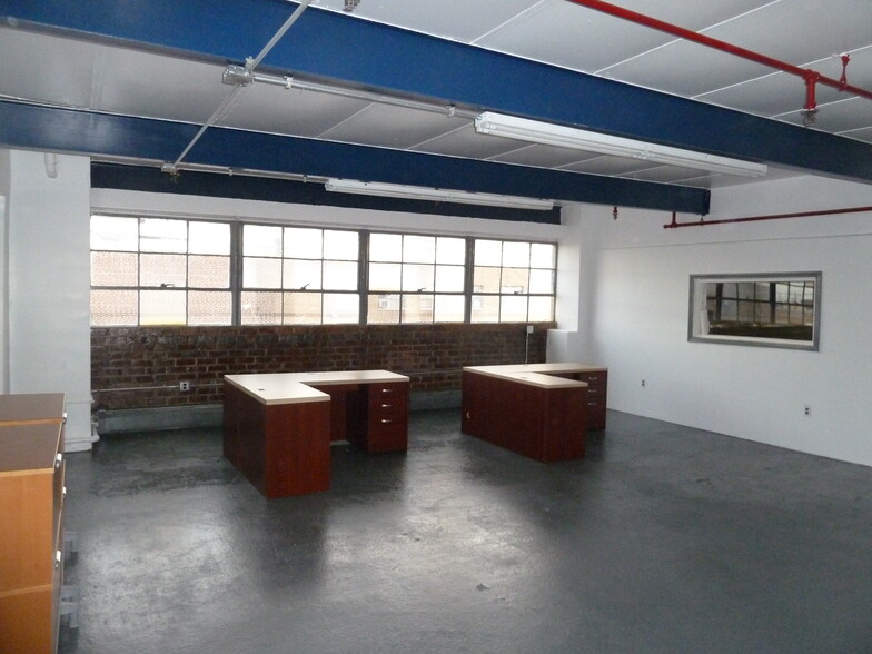 553 Wortman Ave, Brooklyn, NY en alquiler - Foto del interior - Imagen 2 de 7