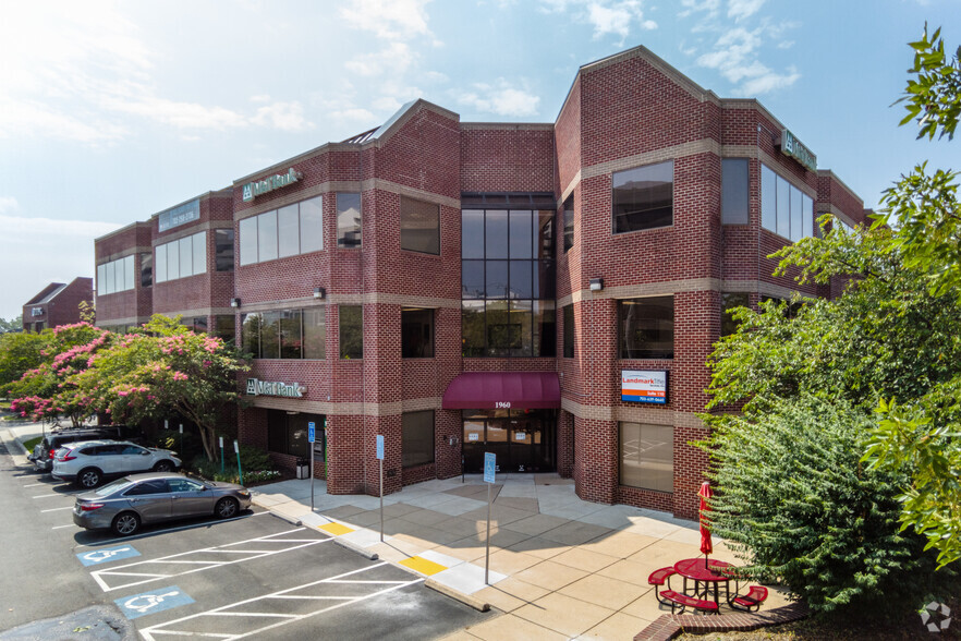 1960 Gallows Rd, Vienna, VA en alquiler - Foto del edificio - Imagen 3 de 5