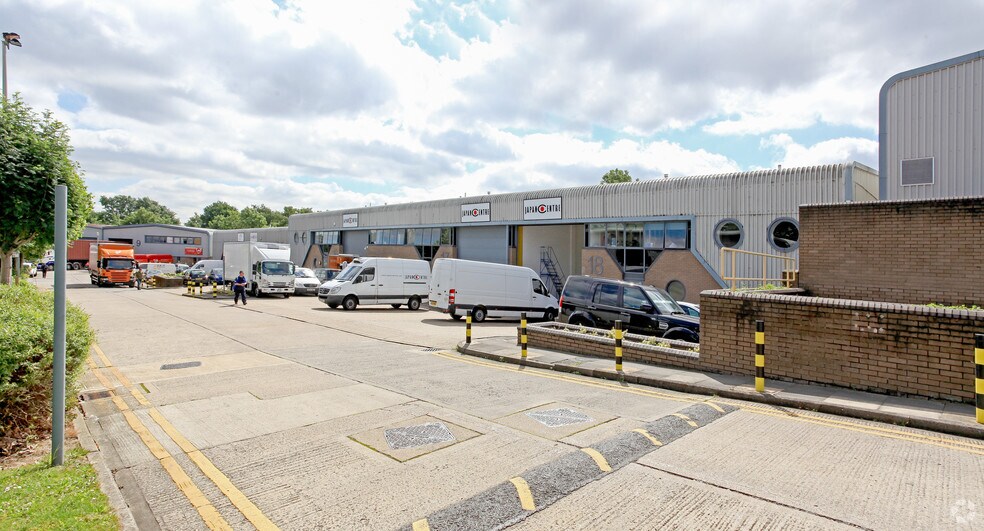 Victoria Rd, London en alquiler - Foto del edificio - Imagen 2 de 3