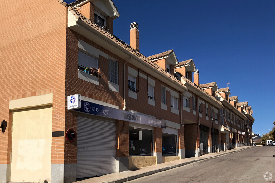 Calle de Cataluña, 12, Serranillos del Valle, Madrid en venta - Foto del edificio - Imagen 2 de 2