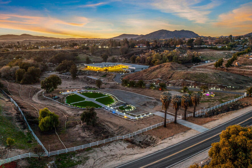 40880 De Portola Rd, Temecula, CA en venta - Foto del edificio - Imagen 2 de 37