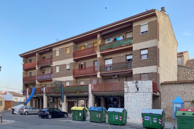 Más detalles de Plaza de Espina, Ocaña - Edificio residencial​ en venta