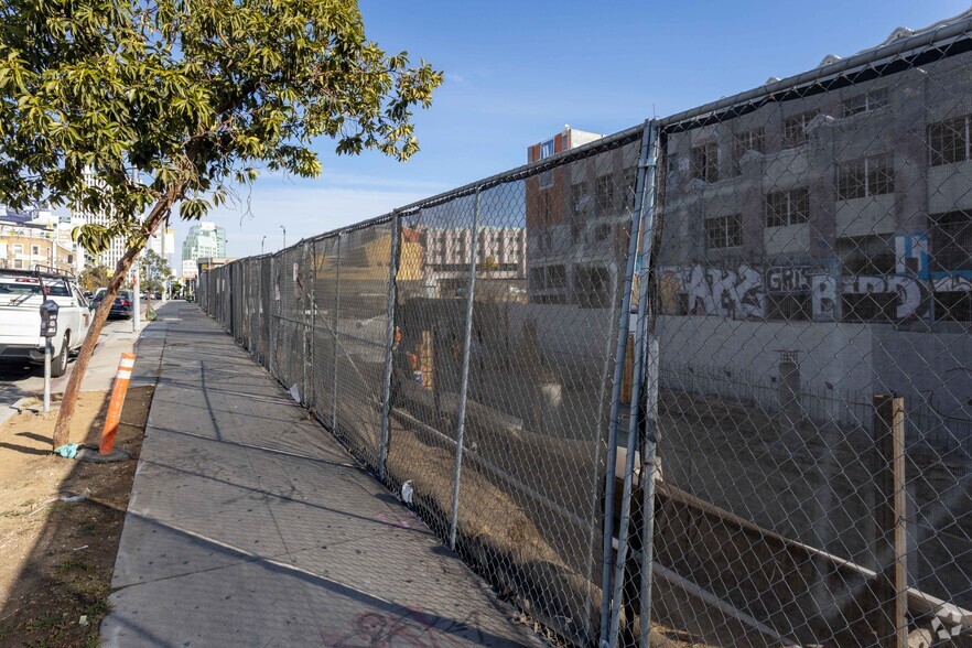 800-808 S Western Ave, Los Angeles, CA en alquiler - Foto del edificio - Imagen 2 de 3