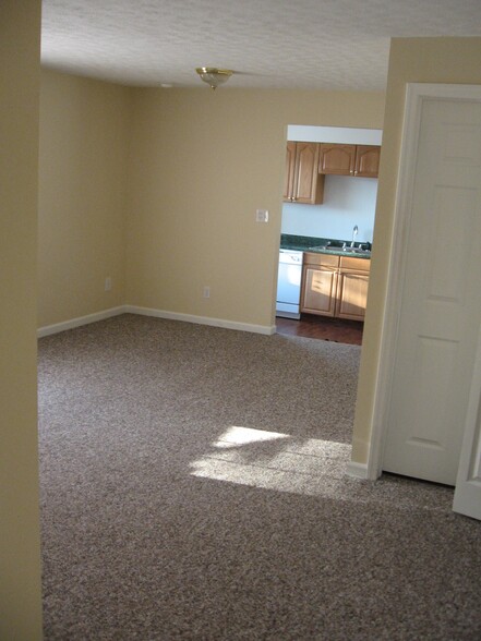 2648 4th Ave, Huntington, WV en venta - Foto del interior - Imagen 1 de 7