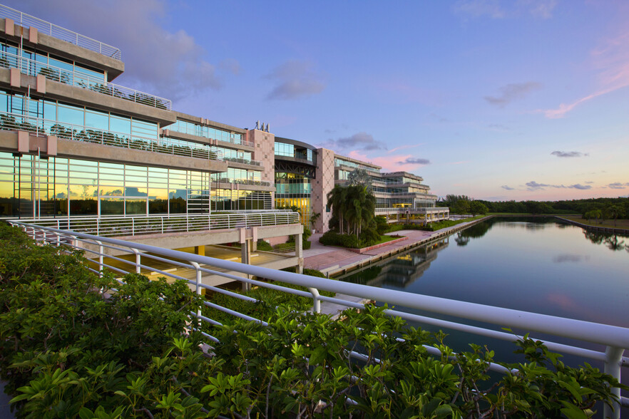 18001 Old Cutler Rd, Palmetto Bay, FL en alquiler - Foto del edificio - Imagen 1 de 27