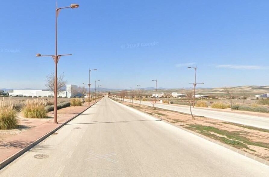 Nave en Escúzar en venta - Foto del edificio - Imagen 2 de 6