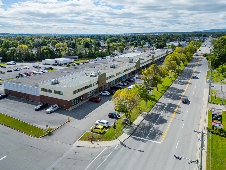 3023 Boul Wilfrid-Hamel, Québec, QC en alquiler - Foto del edificio - Imagen 1 de 10