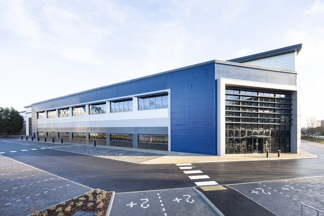 Más detalles de Fleming Way, Crawley - Nave en alquiler