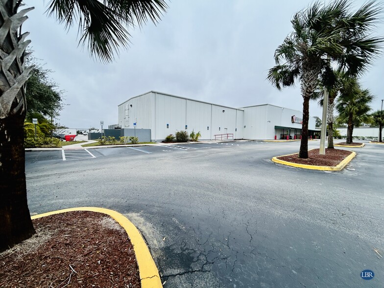 7856 Ellis Rd, Melbourne, FL en venta - Foto del edificio - Imagen 2 de 5