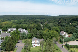 572 White Plains Rd, Trumbull, CT - VISTA AÉREA  vista de mapa