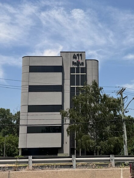 411 State Route 17, Hasbrouck Heights, NJ en alquiler - Foto del edificio - Imagen 1 de 11