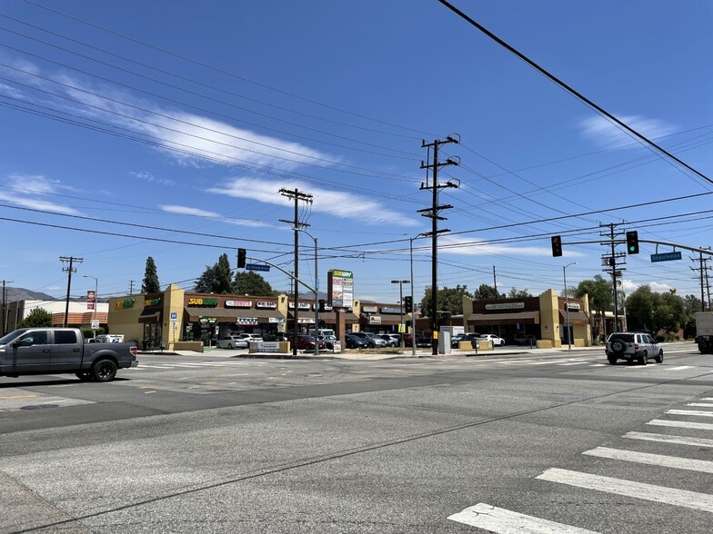 11100 Sepulveda Blvd, Mission Hills, CA en alquiler - Foto del edificio - Imagen 3 de 3