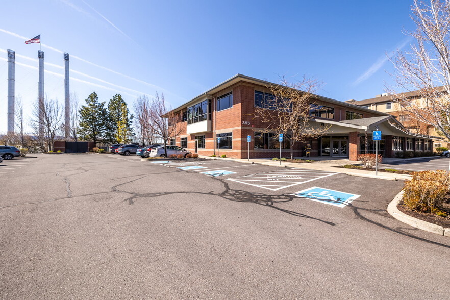 395 SW Bluff Dr, Bend, OR en alquiler - Foto del edificio - Imagen 3 de 29