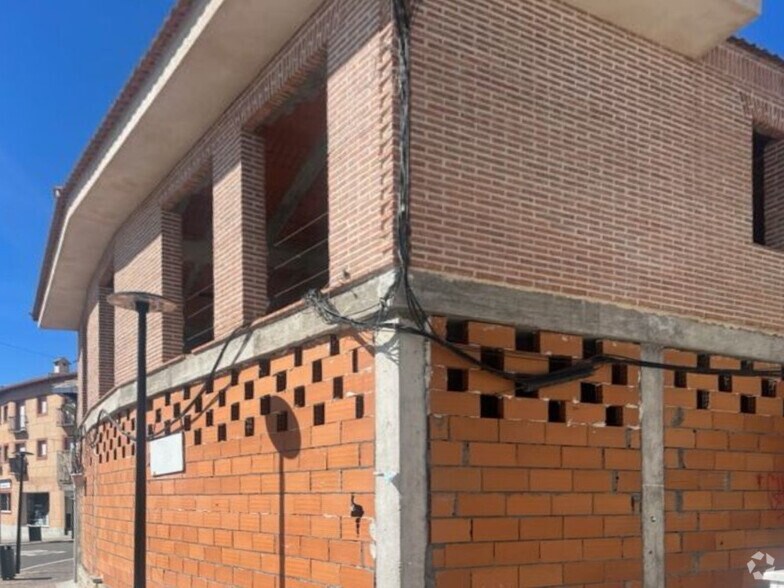 Plaza Tetuán, 12, Méntrida, Toledo en venta - Foto del edificio - Imagen 2 de 9