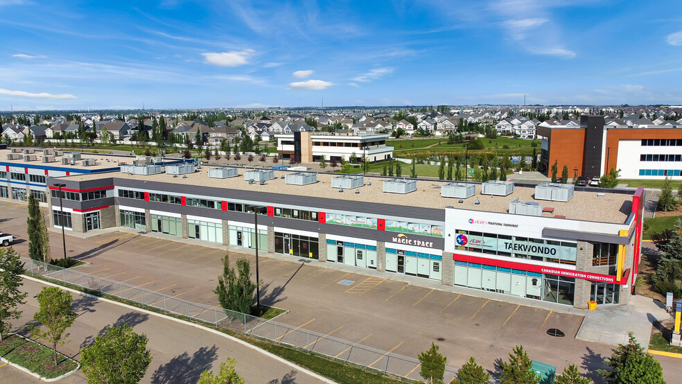 9040-9058 22nd Ave SW, Edmonton, AB en venta - Foto del edificio - Imagen 1 de 14