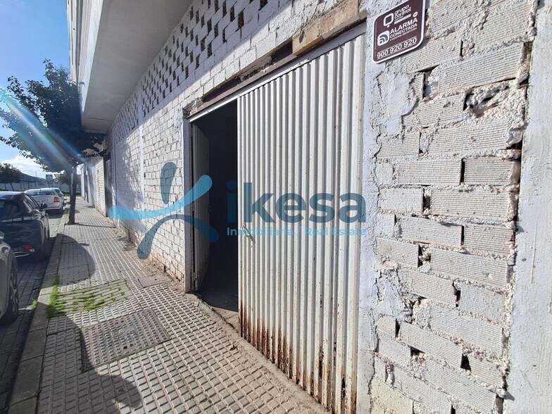 Local en Puente Genil, Córdoba en venta - Foto del edificio - Imagen 3 de 9
