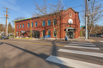 2393 NE Fremont St, Portland, OR en alquiler Foto del edificio- Imagen 1 de 12