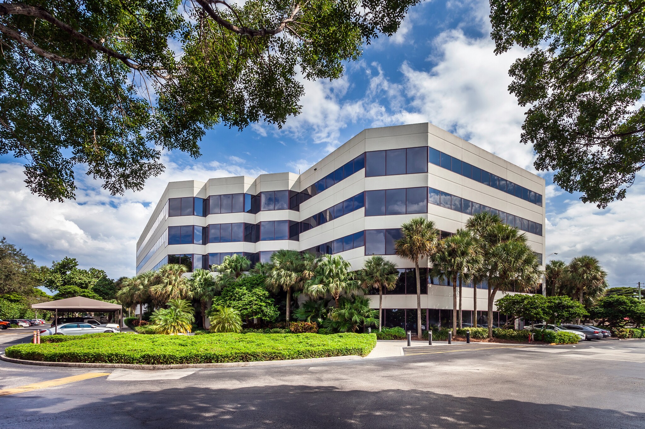 2101 W Commercial Blvd, Fort Lauderdale, FL en alquiler Foto del edificio- Imagen 1 de 14