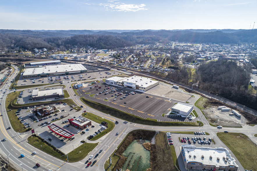 31 Tanyard Station Dr, Barboursville, WV en alquiler - Foto del edificio - Imagen 2 de 13