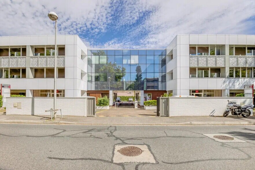 2-4 Rue Colonel Chambonnet, Bron en alquiler - Foto del edificio - Imagen 1 de 11