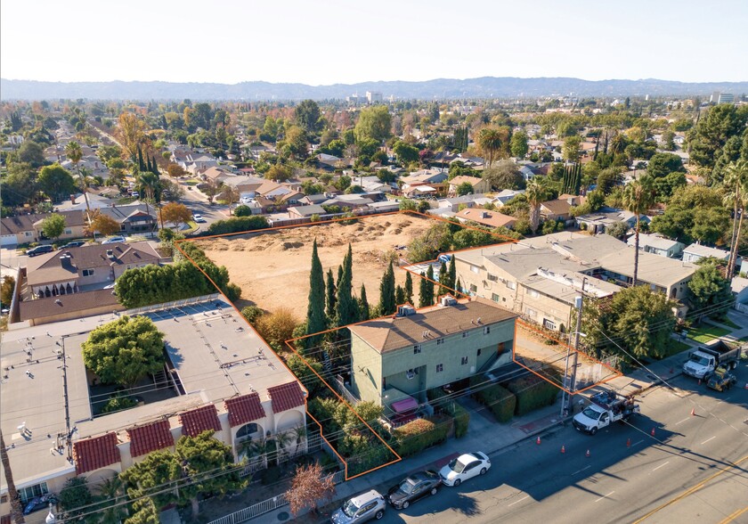 13840 Sherman Way, Van Nuys, CA en venta - Foto del edificio - Imagen 3 de 10