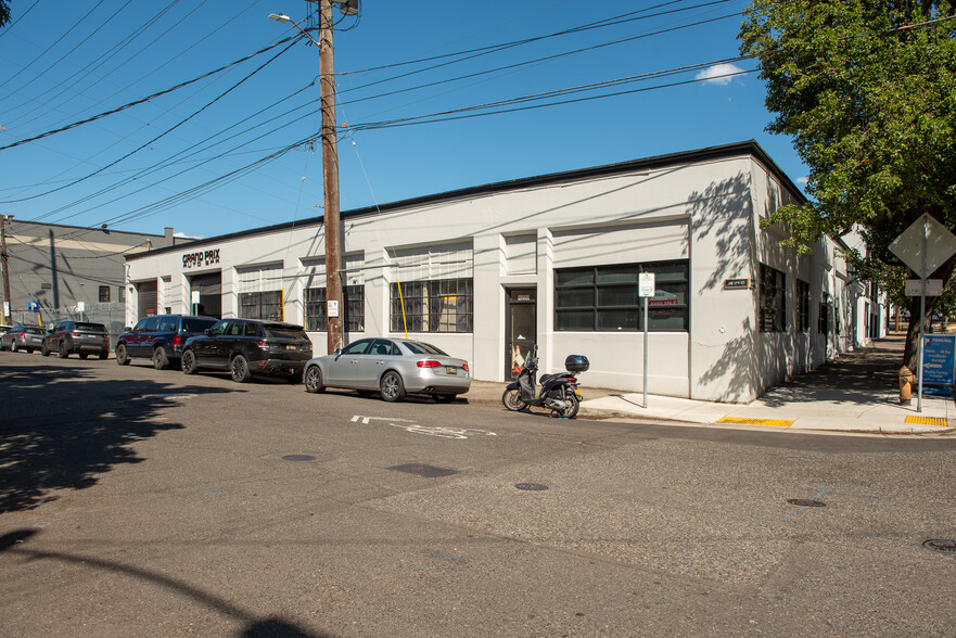 1631 SW Jefferson St, Portland, OR en venta - Foto del edificio - Imagen 1 de 20