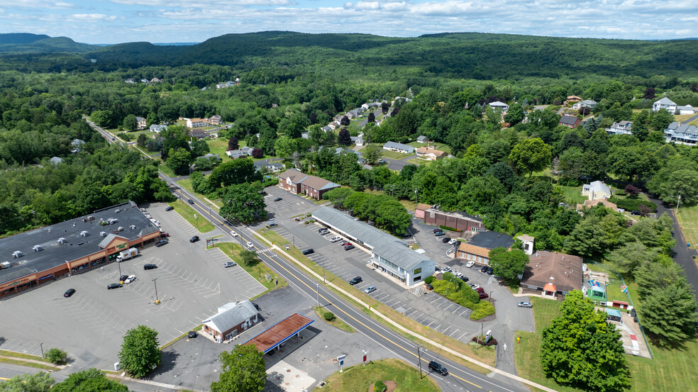 45 Chamberlain Hwy, Berlin, CT en alquiler - Foto del edificio - Imagen 1 de 10