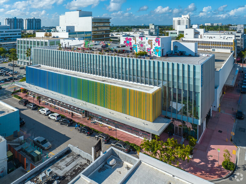 723 Lincoln Ln N, Miami Beach, FL en alquiler - Foto del edificio - Imagen 3 de 6