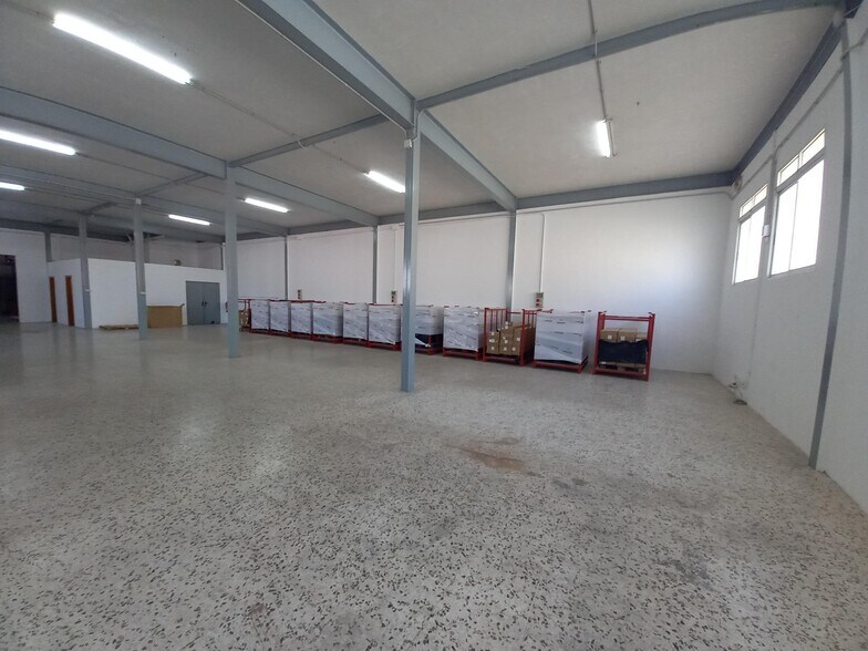 Nave en Elche en alquiler - Foto del interior - Imagen 1 de 9