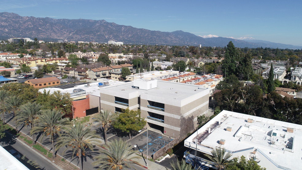 950 S Arroyo Pky, Pasadena, CA en alquiler - Foto del edificio - Imagen 3 de 8