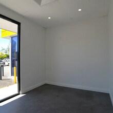 11 Grand Plaza Dr, Browns Plains en alquiler Foto del interior- Imagen 2 de 7