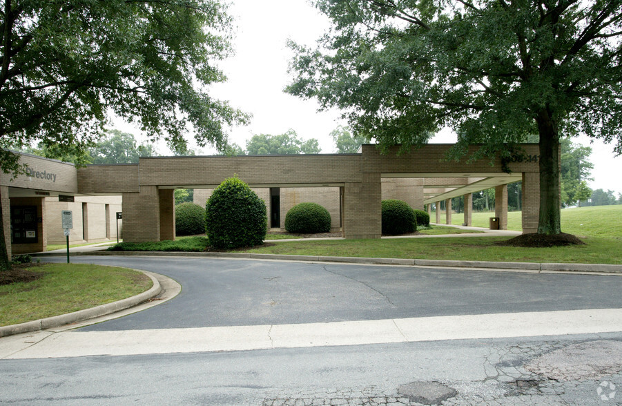 1403-1413 Johnston Willis Dr, Richmond, VA en alquiler - Foto del edificio - Imagen 3 de 8