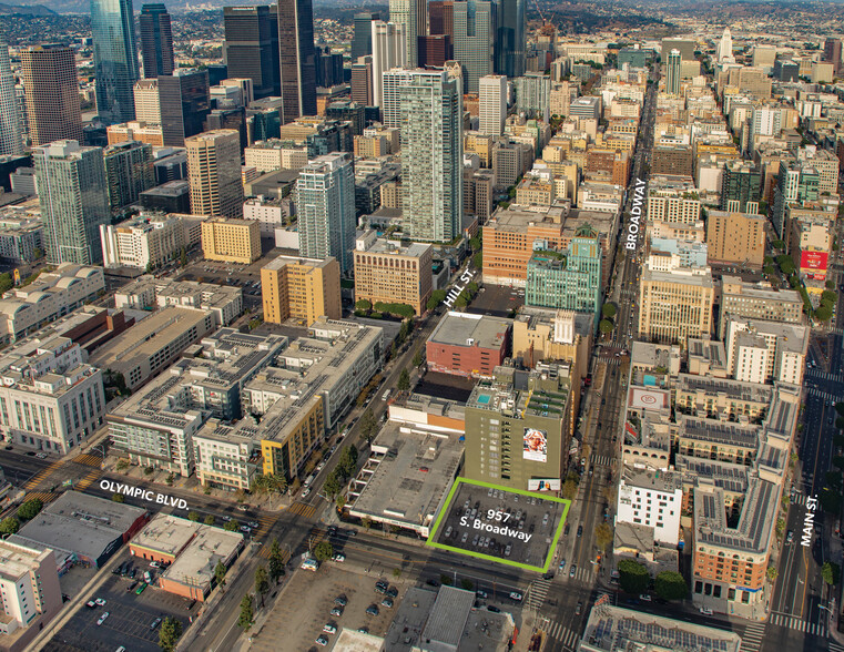 943-957 S Broadway, Los Angeles, CA en venta - Vista aérea - Imagen 2 de 8