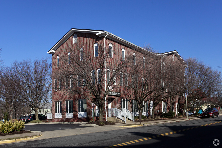 305 Harrison St, Leesburg, VA en alquiler - Foto del edificio - Imagen 1 de 31