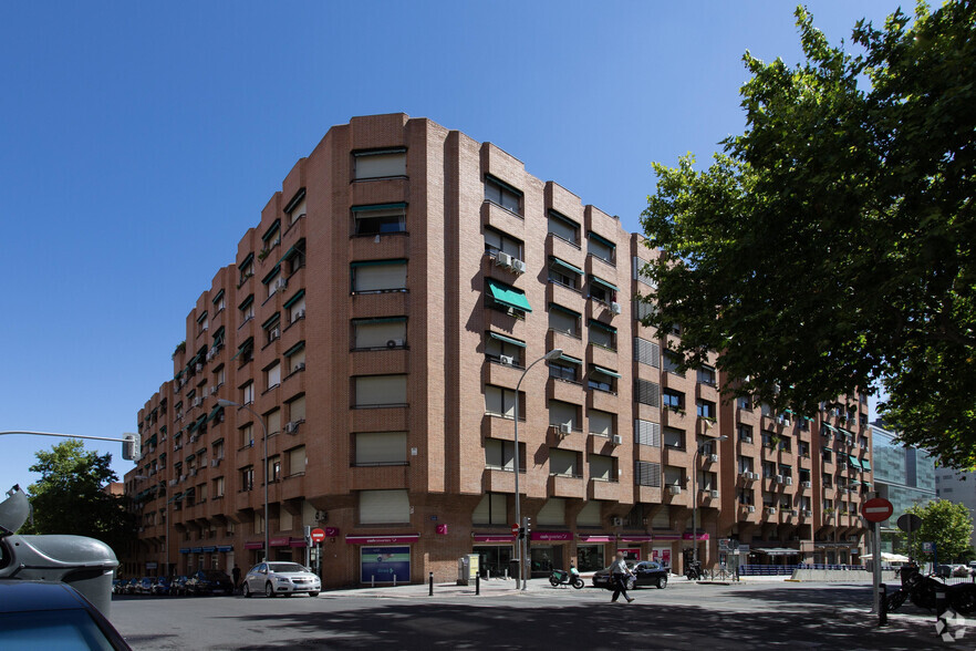 Calle Aviador Zorita, 12, Madrid, Madrid en venta - Foto del edificio - Imagen 1 de 2