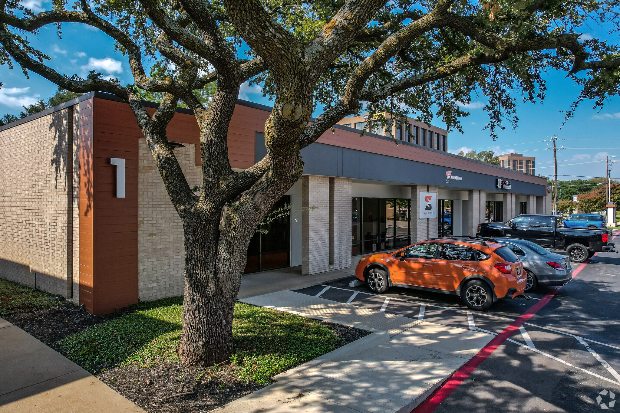 13500 Midway Rd, Farmers Branch, TX en alquiler Foto del edificio- Imagen 1 de 21