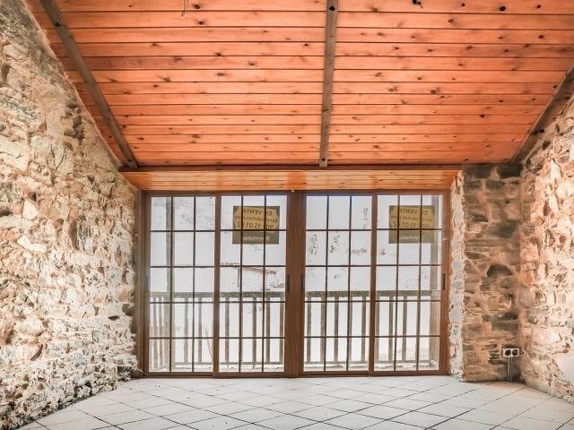 Local en Barjas en venta - Foto del edificio - Imagen 3 de 9