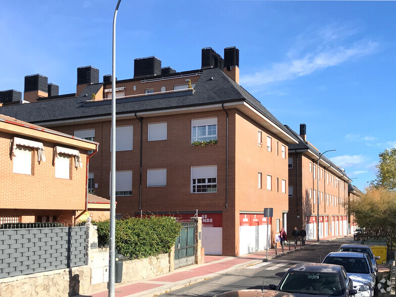 Calle Cordel de Valladolid, 2, Collado Villalba, Madrid en venta - Foto del edificio - Imagen 2 de 2