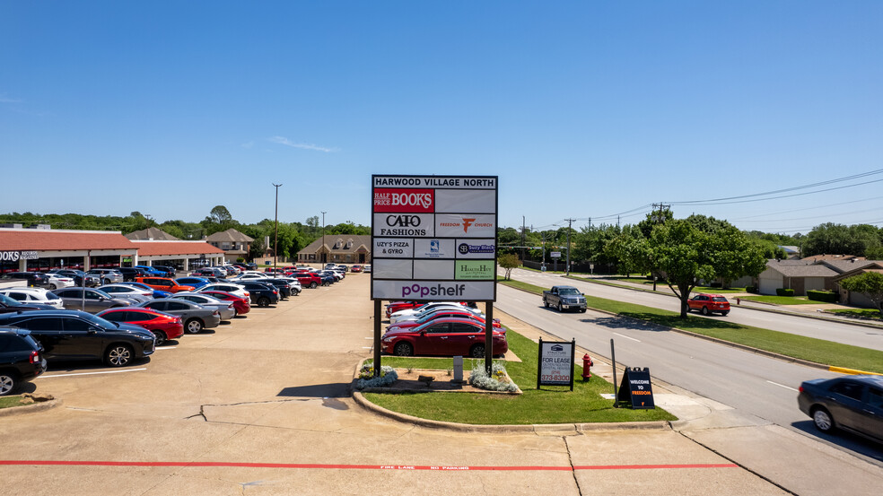 601-735 Harwood Rd, Bedford, TX en alquiler - Foto del edificio - Imagen 3 de 24