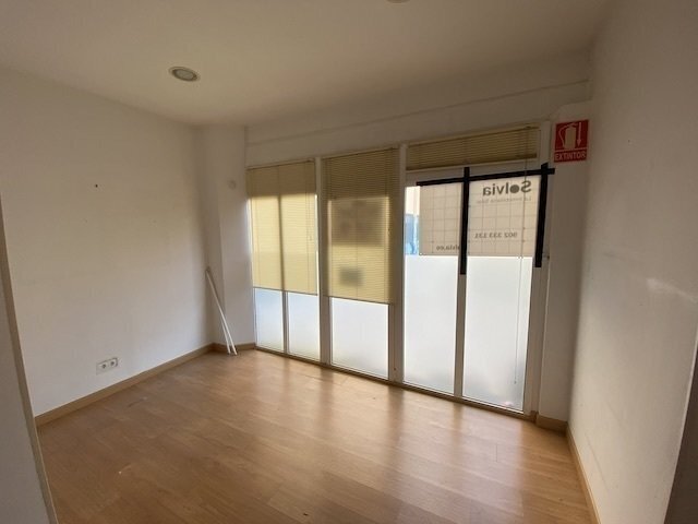Local en Ponferrada, León en venta - Foto del edificio - Imagen 2 de 8