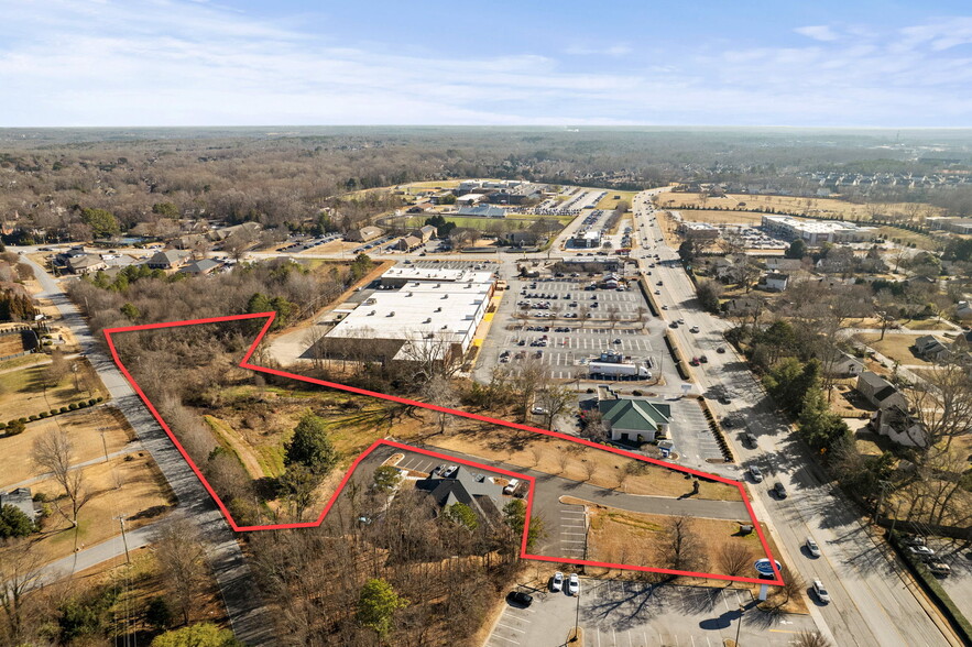 2089 Woodruff Rd, Greenville, SC en venta - Foto del edificio - Imagen 2 de 3