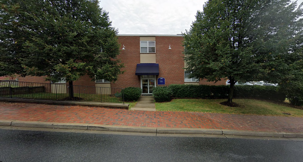 25 Chestnut St, Gaithersburg, MD en alquiler - Foto del edificio - Imagen 2 de 7