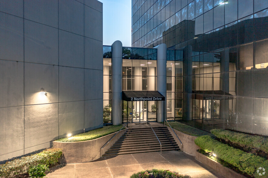 2 Northpoint Dr, Houston, TX en alquiler - Foto del edificio - Imagen 3 de 3